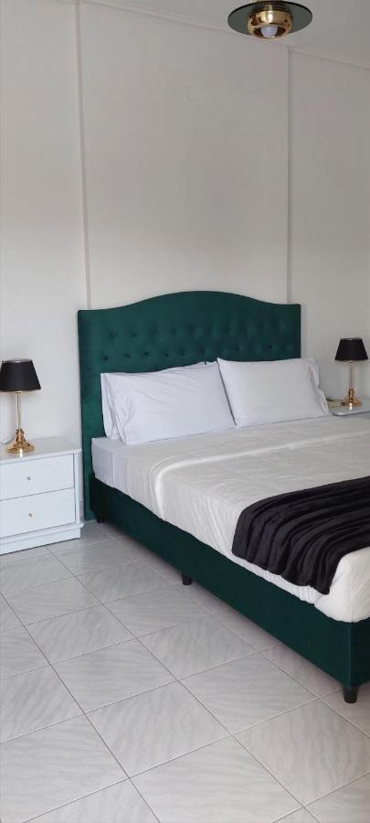 Celebrity Hotel Argostoli  Buitenkant foto
